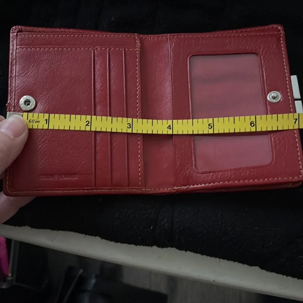 Reaction Kenneth Cole red wallet with kisslock style closure on back. - Picture 8 of 8